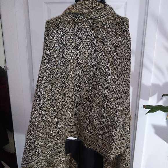 Aboelela Egyptian shawl - Picture 5 of 9